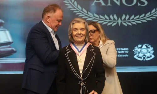 
          Imagem ilustrativa da imagem Ministra do STF recebe maior honraria concedida pelo governo do ES
          