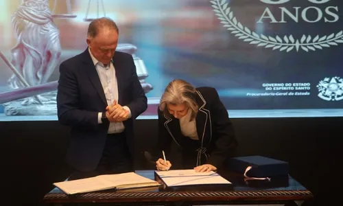 
          Imagem ilustrativa da imagem Ministra do STF recebe maior honraria concedida pelo governo do ES
          