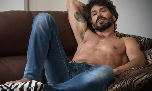 
          Imagem ilustrativa da imagem Modelo viraliza ao ter 60 anos aparentando 30
          