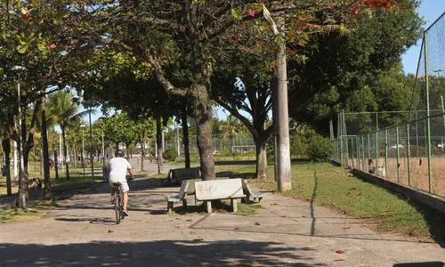 
          Imagem ilustrativa da imagem Moradores de Vitória relatam intoxicação de cães e Secretaria investiga
          