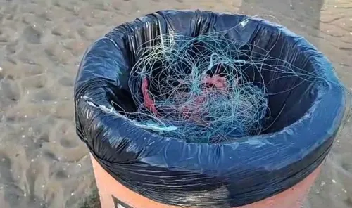 
          Imagem ilustrativa da imagem Moradores reclamam de pipas com cerol em Camburi
          