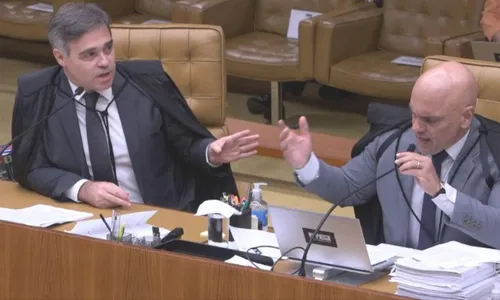 
          Imagem ilustrativa da imagem Moraes e Mendonça batem boca, divergem sobre golpe no 8/1 e depois se desculpam
          