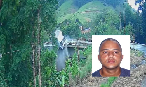 
          Imagem ilustrativa da imagem Motorista de caminhão que morreu após veículo cair de ponte é identificado
          