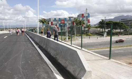 
          Imagem ilustrativa da imagem Motorista que caiu de viaduto não tinha CNH
          