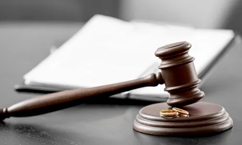 
          Imagem ilustrativa da imagem Mulher consegue anular casamento após provar que marido era estelionatário
          