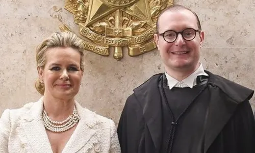 
          Imagem ilustrativa da imagem Mulher de Zanin faz primeiro pedido ao STF após posse do marido
          