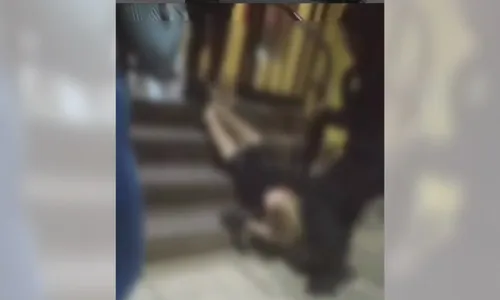 
          Imagem ilustrativa da imagem Mulher é arrastada por segurança para fora de boate em Goiás
          