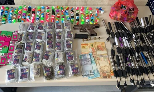 
          Imagem ilustrativa da imagem Mulher é presa com 50 vapers e haxixe em Vila Velha
          