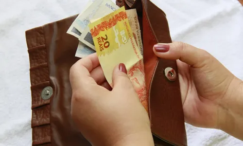 
          Imagem ilustrativa da imagem Mulher furta carteira durante entrevista de emprego e acaba presa
          