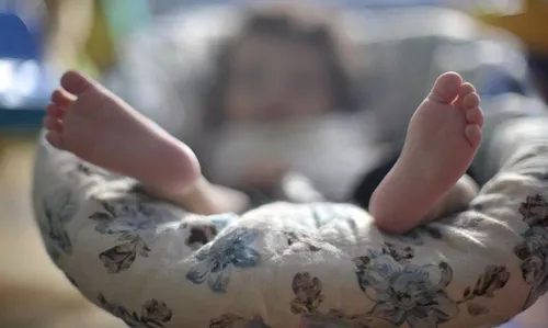 
          Imagem ilustrativa da imagem Mulher vai ao hospital com suspeita de pneumonia, descobre gravidez e dá à luz
          