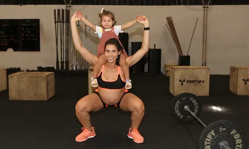 
          Imagem ilustrativa da imagem Mulheres grávidas malham pesado e viralizam na internet
          