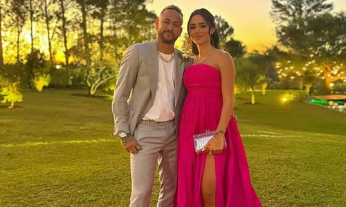 
          Imagem ilustrativa da imagem Mulheres pedem ajuda após descobrir traição
          