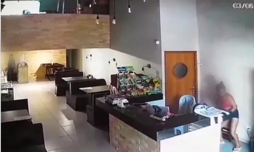 
          Imagem ilustrativa da imagem Mulheres são presas após furtos e roubo em cidade do ES
          