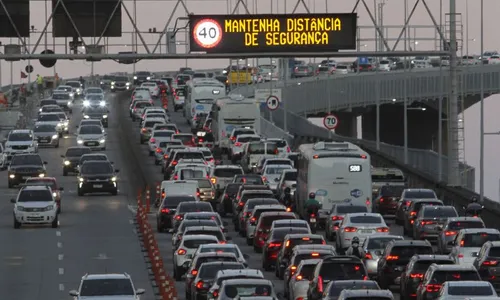 
          Imagem ilustrativa da imagem Multa de R$ 293 para quem usar via exclusiva na Terceira Ponte
          