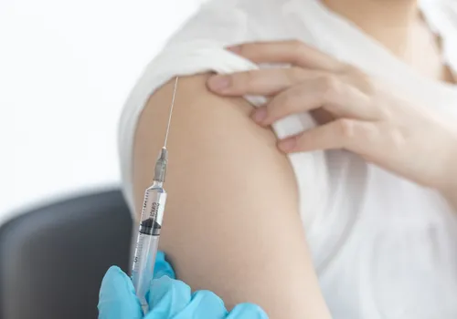 
          Imagem ilustrativa da imagem Município do Rio vai testar vacina contra a dengue
          