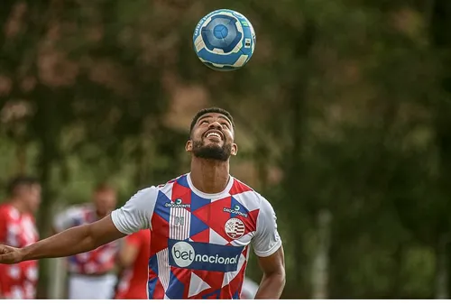 
          Imagem ilustrativa da imagem Náutico vai enfrentar Paysandu em meio a brigas internas
          