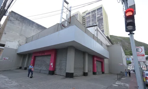 
          Imagem ilustrativa da imagem Negociações para novas lojas e apartamentos no centro de Vitória
          