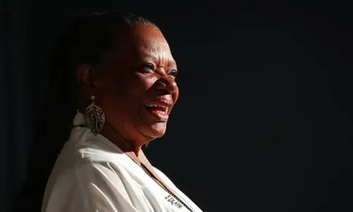 
          Imagem ilustrativa da imagem Neusa Borges desabafa sobre falta de reconhecimento: 'Fico chateada'
          