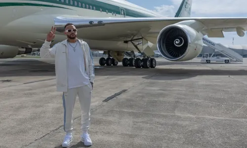 
          Imagem ilustrativa da imagem Neymar chega à Arábia Saudita em avião da família real avaliado em R$ 1 bilhão
          