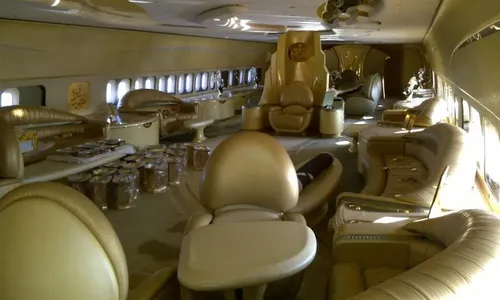 
          Imagem ilustrativa da imagem Neymar chega à Arábia Saudita em avião da família real avaliado em R$ 1 bilhão
          