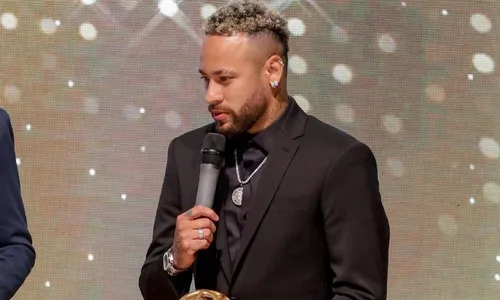 
          Imagem ilustrativa da imagem No início reticente, Neymar acaba convencido que Arábia Saudita é a única opção
          