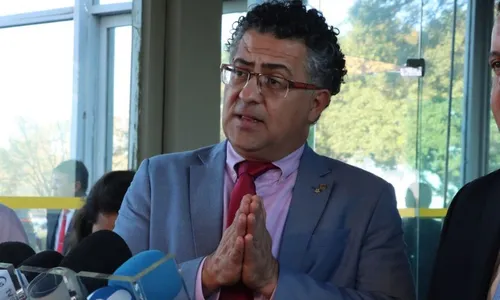 
          Imagem ilustrativa da imagem Nova lei vai limitar dívida e reduzir juros do cartão
          