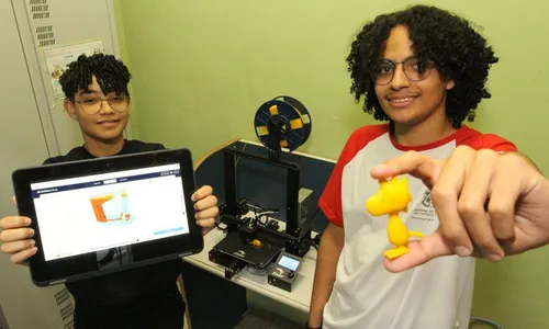 
          Imagem ilustrativa da imagem Novo ensino médio: MEC estuda incluir matéria e proibir aulas a distância
          