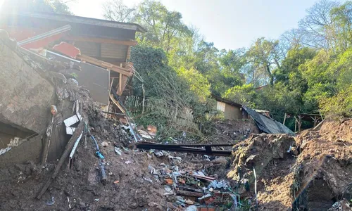 
          Imagem ilustrativa da imagem Número de mortos no RS chega a 13 após passagem de ciclone
          