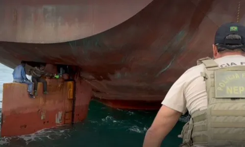 
          Imagem ilustrativa da imagem PF descobre 4 imigrantes ilegais em navio africano nas águas do ES
          