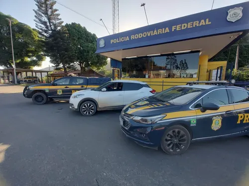 
          Imagem ilustrativa da imagem PRF encontra armas e munições em carro roubado na BR-101 no ES
          