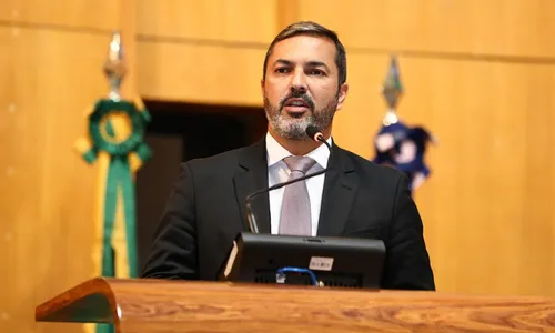 
          Imagem ilustrativa da imagem PSB lança Hoffmann para disputa em Vitória
          