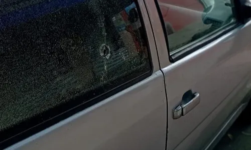 
          Imagem ilustrativa da imagem Paciente morre após ser atingido por bala perdida dentro de clínica em Vitória
          