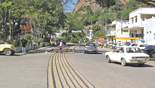 
          Imagem ilustrativa da imagem Padrasto é preso suspeito de estuprar e engravidar enteada de 16 anos no ES
          