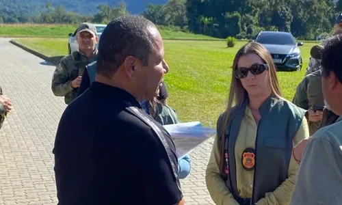 
          Imagem ilustrativa da imagem Pai do jogador Neymar recebe voz de prisão
          