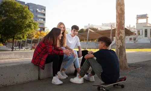 
          Imagem ilustrativa da imagem “Pais devem ensinar filhos a cultivar amizades”, diz doutoranda em psicanálise
          
