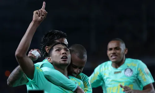 
          Imagem ilustrativa da imagem Palmeiras goleia Deportivo Pereira e se aproxima da semifinal da Libertadores
          