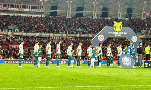 
          Imagem ilustrativa da imagem Palmeiras para em John, empata com o Inter e mantém jejum no Brasileiro
          