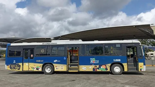 
          Imagem ilustrativa da imagem Passageiros de ônibus do Grande Recife terão livros à disposição
          