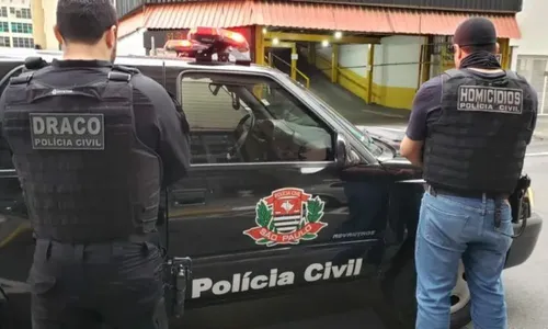 
          Imagem ilustrativa da imagem Polícia Civil busca falsos policiais que tentaram invadir prédio em SP
          