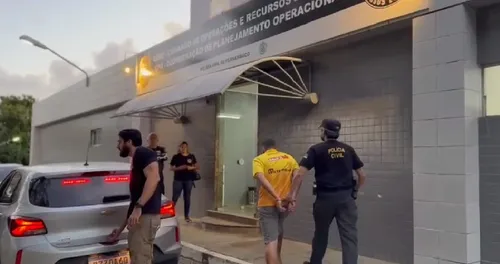
          Imagem ilustrativa da imagem Polícia Civil prende suspeitos pela morte de torcedor em PE
          
