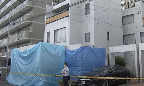 
          Imagem ilustrativa da imagem Polícia do Japão prende pai e filha acusados de decapitar homem em motel
          