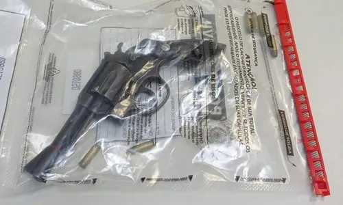 
          Imagem ilustrativa da imagem Polícia prende suspeito de envolvimento em diversos tiroteios no ES
          