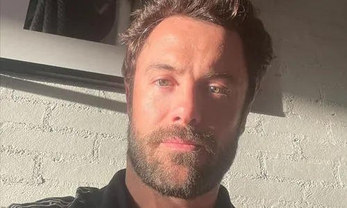 
          Imagem ilustrativa da imagem Polícia tem vídeo de Kayky quase atropelado por outro carro antes de acidente
          