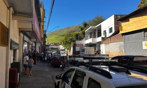 
          Imagem ilustrativa da imagem Policial à paisana atira em suspeito durante assalto no ES
          