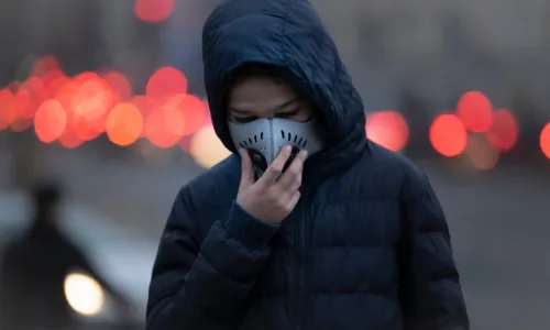 
          Imagem ilustrativa da imagem Poluição pode expor pessoas a bactérias resistentes a antibióticos, diz estudo
          