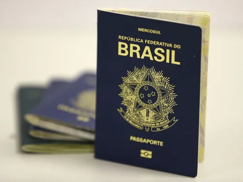 
          Imagem ilustrativa da imagem Prazo para agendamento de passaporte é reduzido para menos de dois dias
          