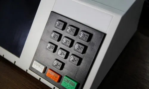 
          Imagem ilustrativa da imagem Prazo para regularizar ou emitir título para votar em 2024 acaba em 10 meses
          