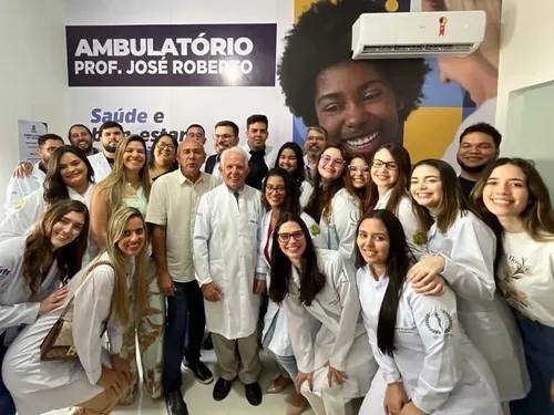 
          Imagem ilustrativa da imagem Prefeitura de Goiana inaugura ambulatório médico e Clínica Escola
          