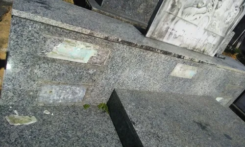 
          Imagem ilustrativa da imagem Prefeitura do ES registra ocorrência após objetos serem furtados de cemitério
          