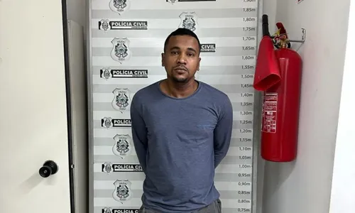 
          Imagem ilustrativa da imagem Preso por roubar farmácias no ES diz que perdeu as contas dos crimes que cometeu
          